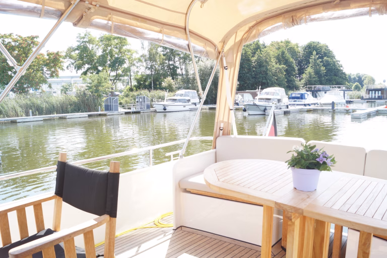 Linssen 35 AC im Hafen